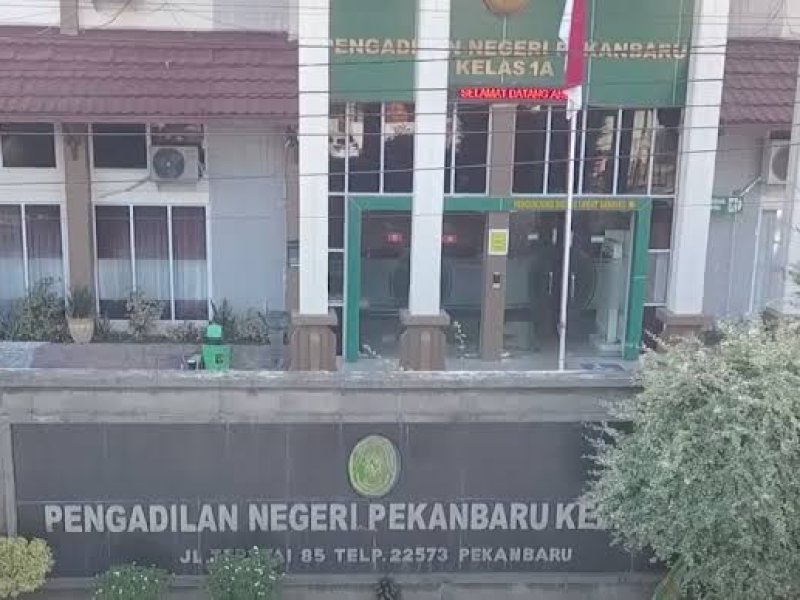 Terbitkan Surat Hibah di Kawasan Hutan, Tokoh Adat di Riau Divonis 16 ...