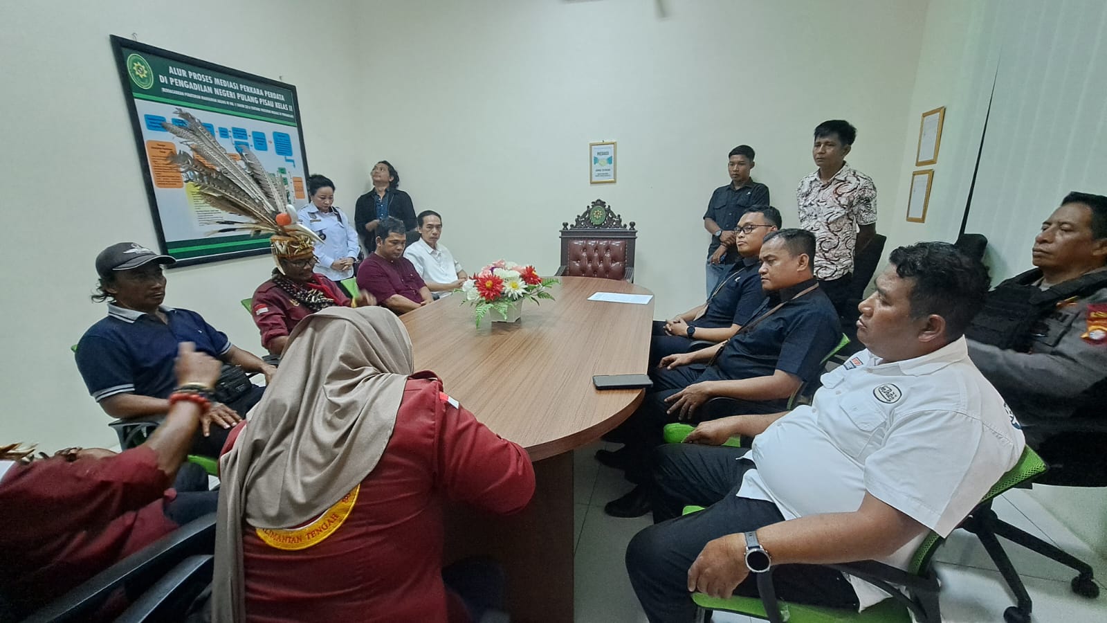 Aksi Pendukung Terdakwa Dugaan Pemalsuan di PN Pulang Pisau Berjalan Kondusif