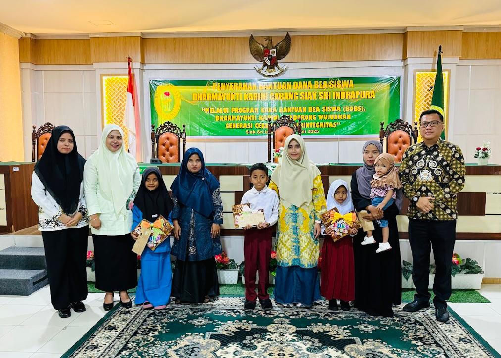 Dharmayukti Karini Siak Berikan Beasiswa, Semangat Baru untuk Anak Negeri