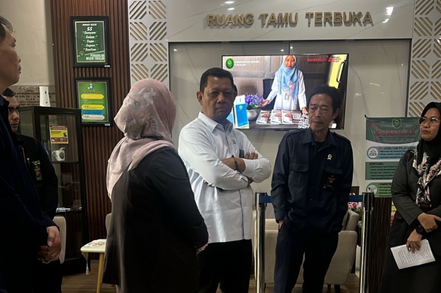 Dirjen Badilum Sidak ke PN Takalar Sulsel: Hakim Harus Banyak Belajar