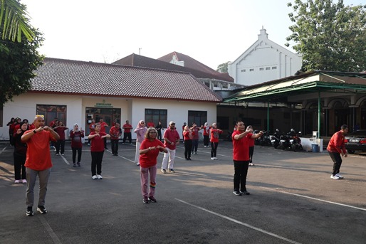 Jaga Kebugaran Tubuh, PN Bogor Laksanakan Senam Pagi Bersama