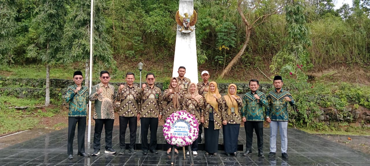 Kenang Jasa Pahlawan, IKAHI Cabang Banjar Lakukan Ziarah & Tabur Bunga