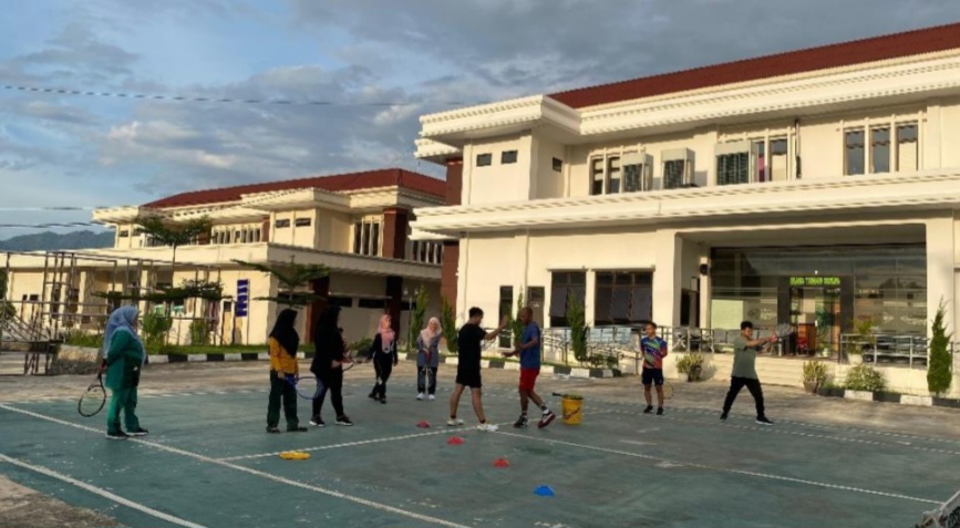 Memperkuat Sinergitas , PN dan PA Pulau Punjung Latihan Tenis Bersama
