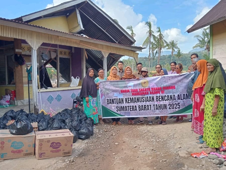 Peduli Bencana, PN Koto Baru Salurkan Bantuan Banjir Bandang Sumbar