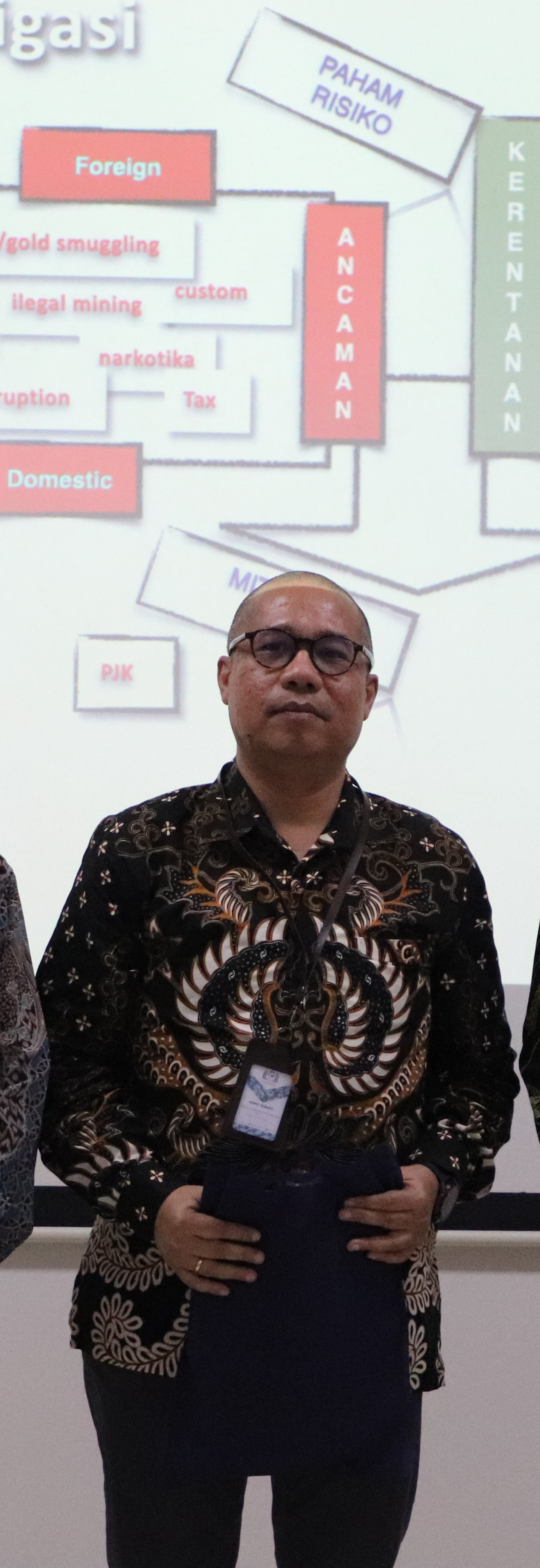 Peredaran Gelap-Penyalahgunaan Narkotika: Analisis Interpretasi Teleologis Pasal 35