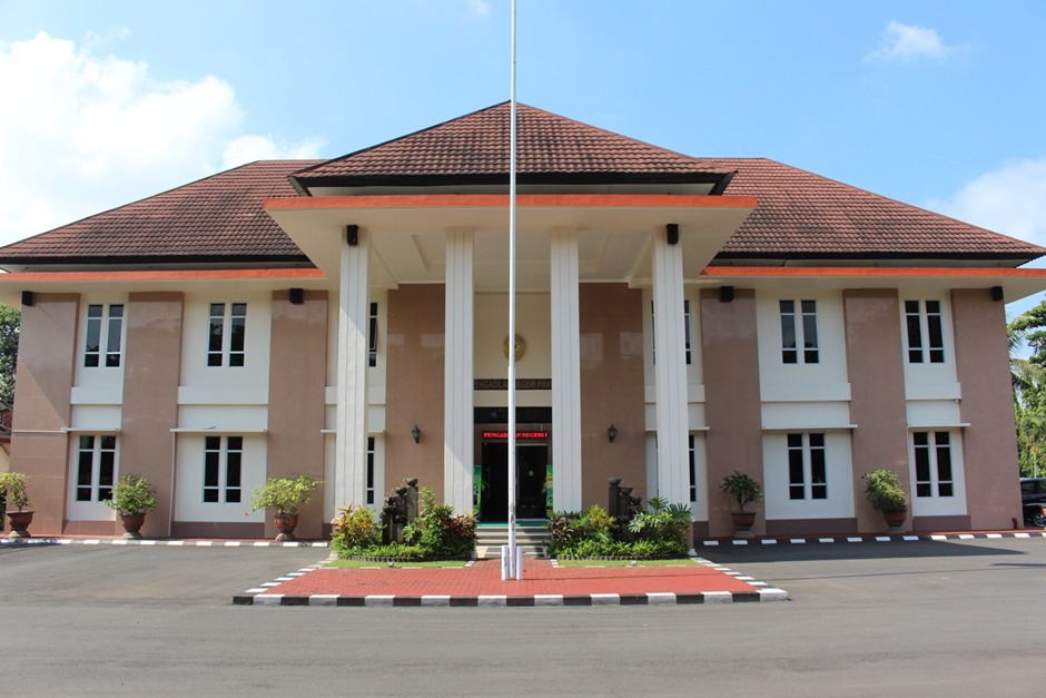 PN Praya Terapkan Pidana Pengawasan di Kasus Penggelapan Motor