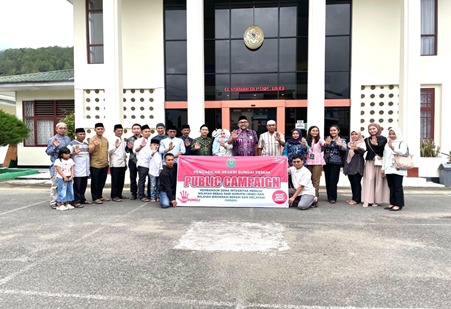 PN Sungai Penuh & DYK Berbagi Takjil Serta Gelar Public Campaign di Bulan Ramadan