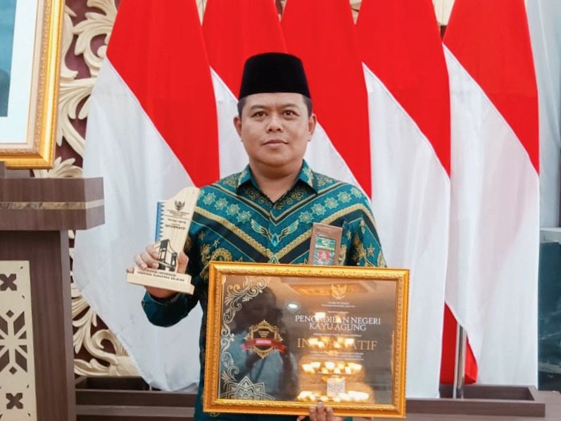 Raih Anugerah Keterbukaan Informasi, PN Kayu Agung Tegaskan Komitmen Tingkatkan Layanan
