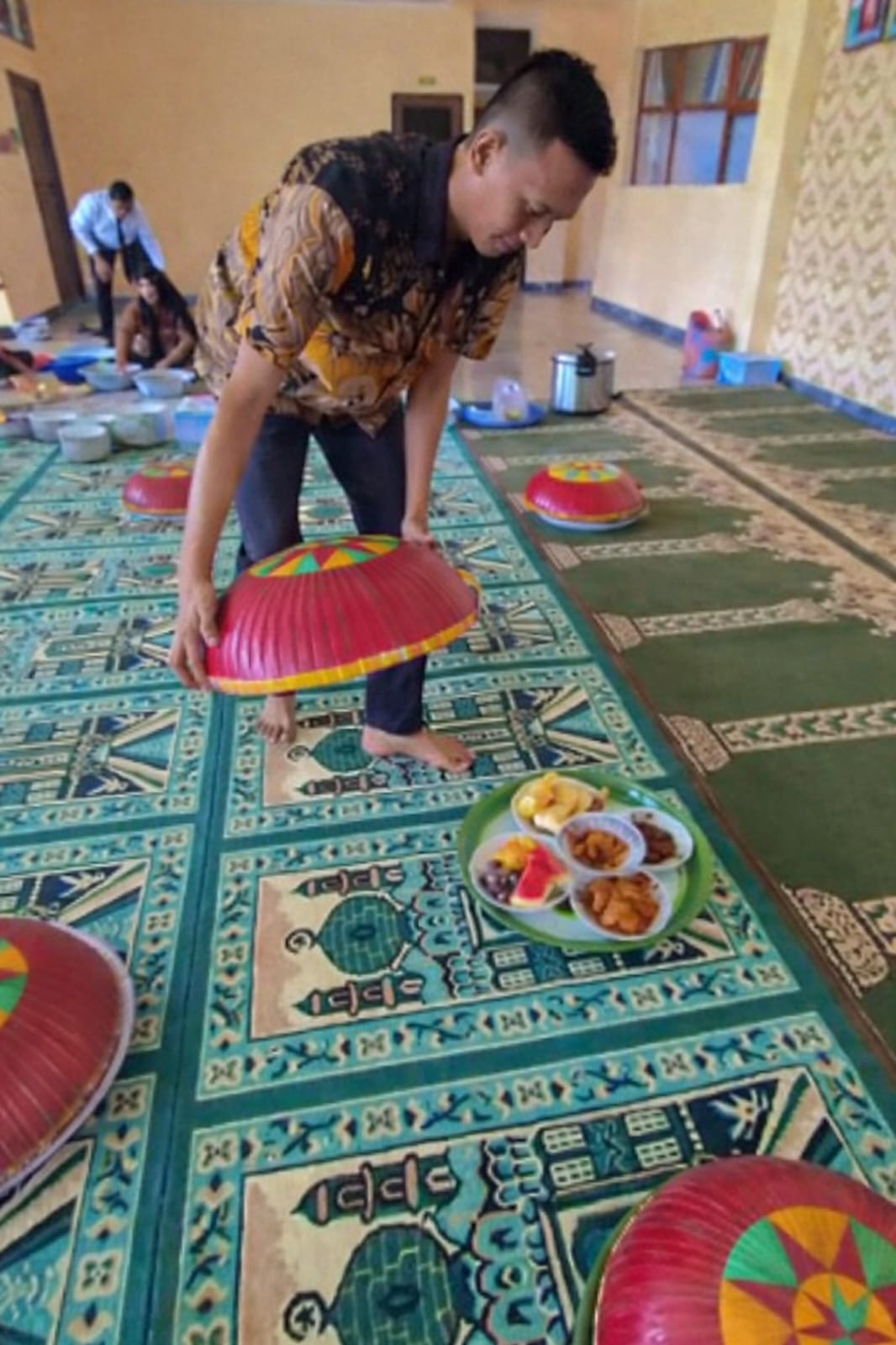 Sambut Ramadhan, PN Koba Gelar Tradisi Nganggung Dulang