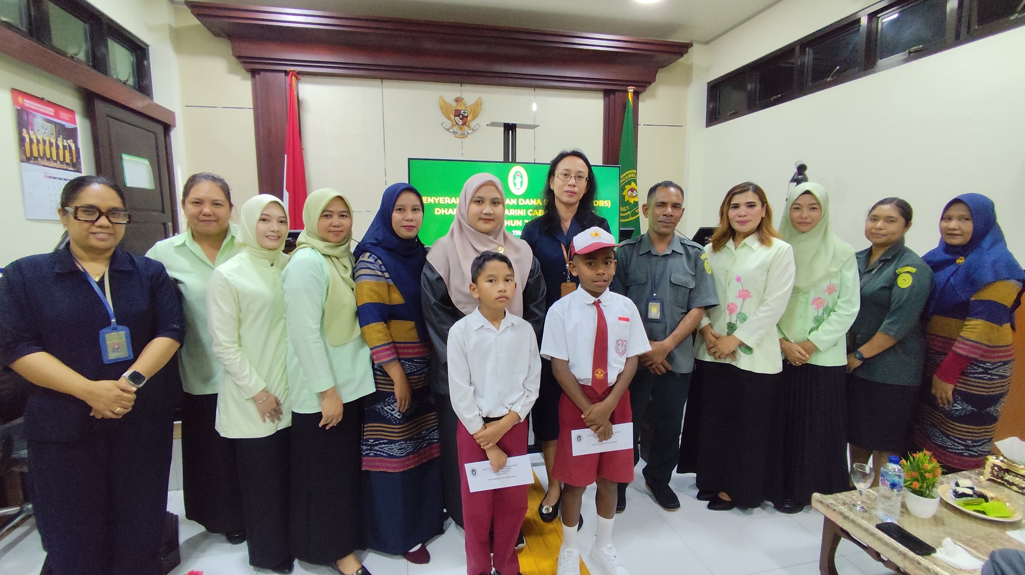 Sharing is Caring, Dharmayukti Karini Bajawa Beri Beasiswa