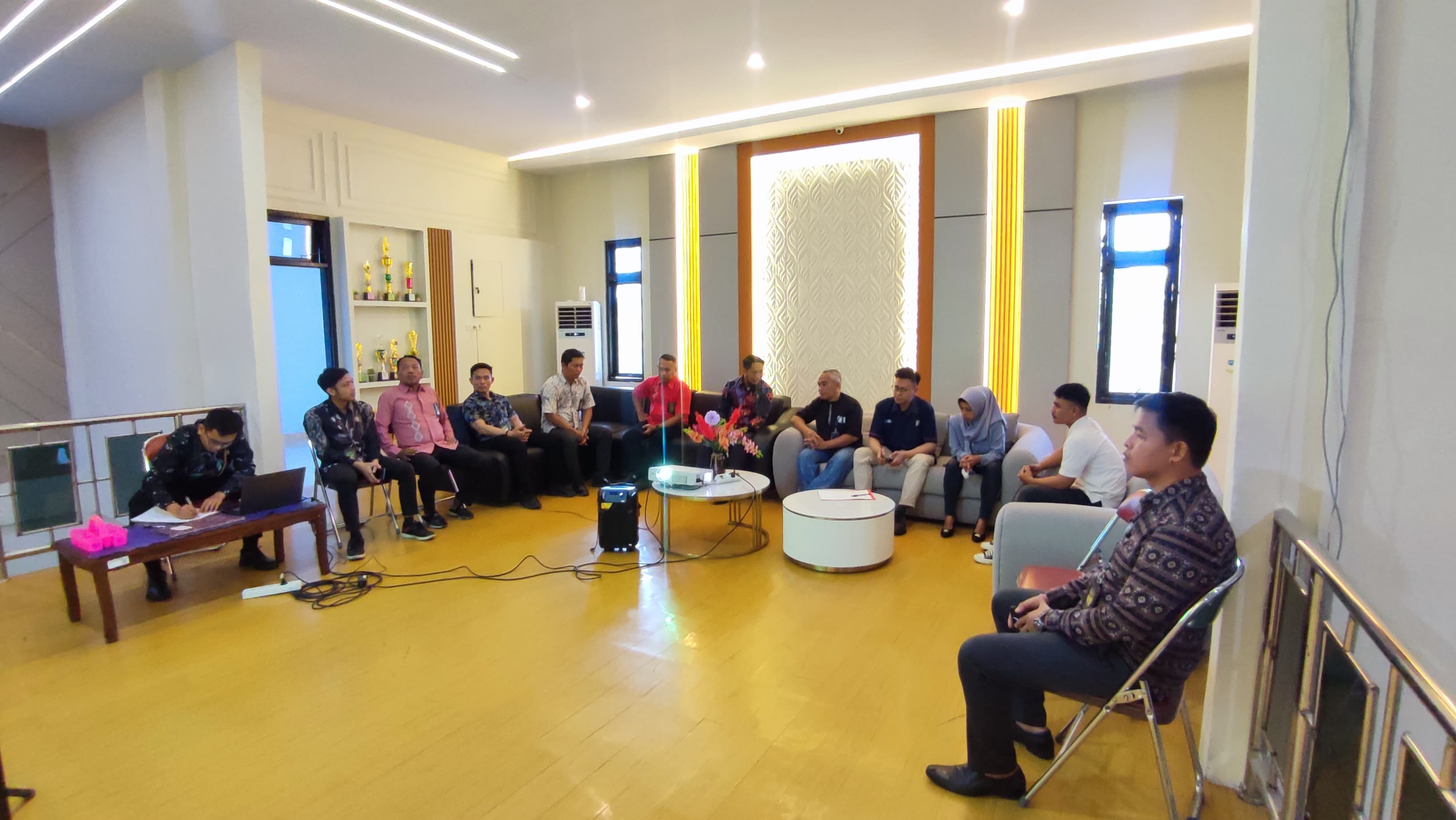 Temui Sejumlah Kendala, PN Marisa Monev Pemanggilan Surat Tercatat dengan PT Pos