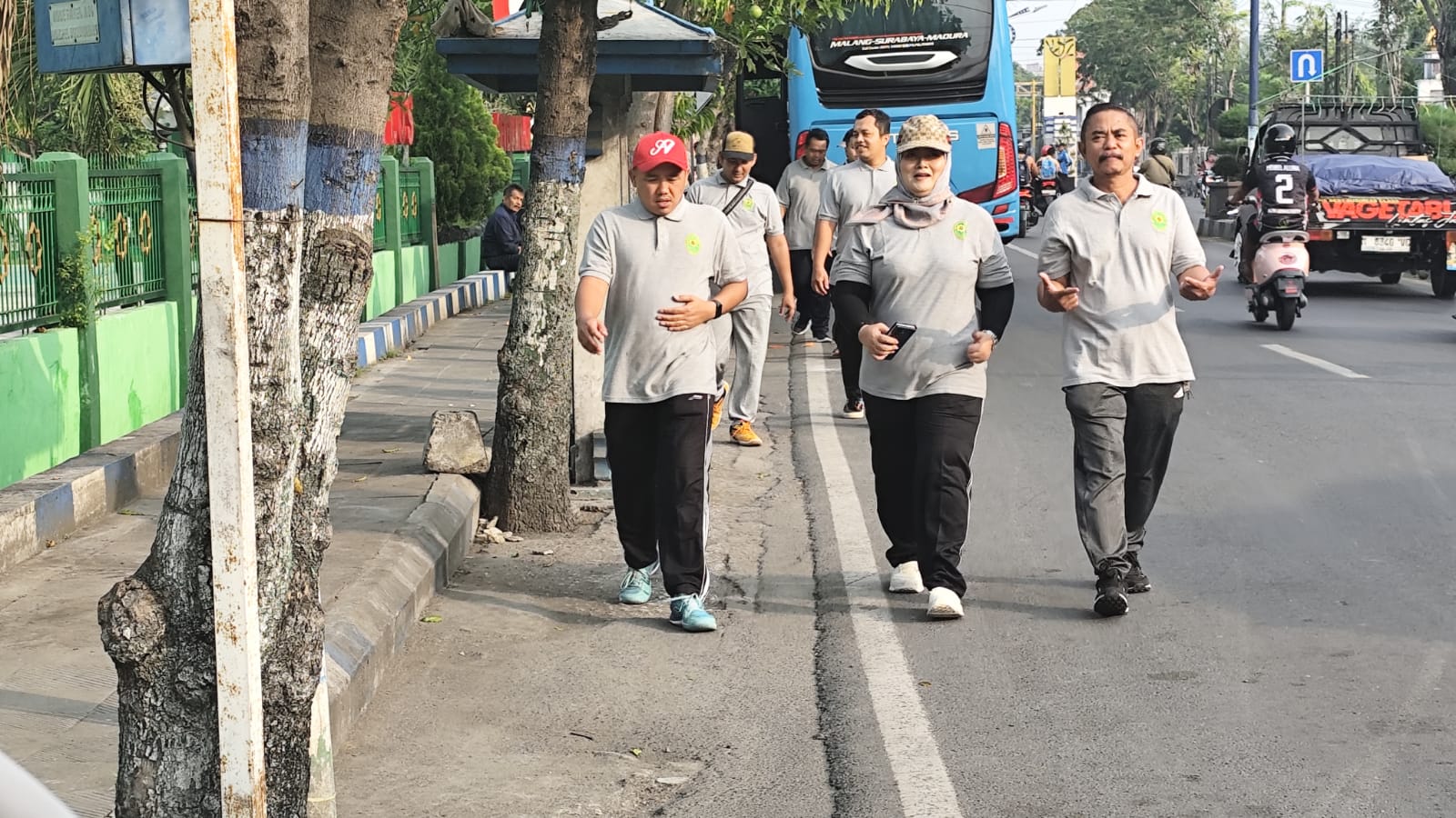 Tingkatkan Kebugaran: PN Sampang Rutin Laksanakan Jalan Sehat