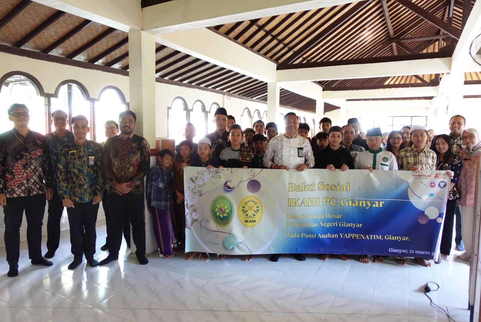 We Care We Share dari PN Gianyar, Mulai Baksos Hingga Bukber Panti Asuhan