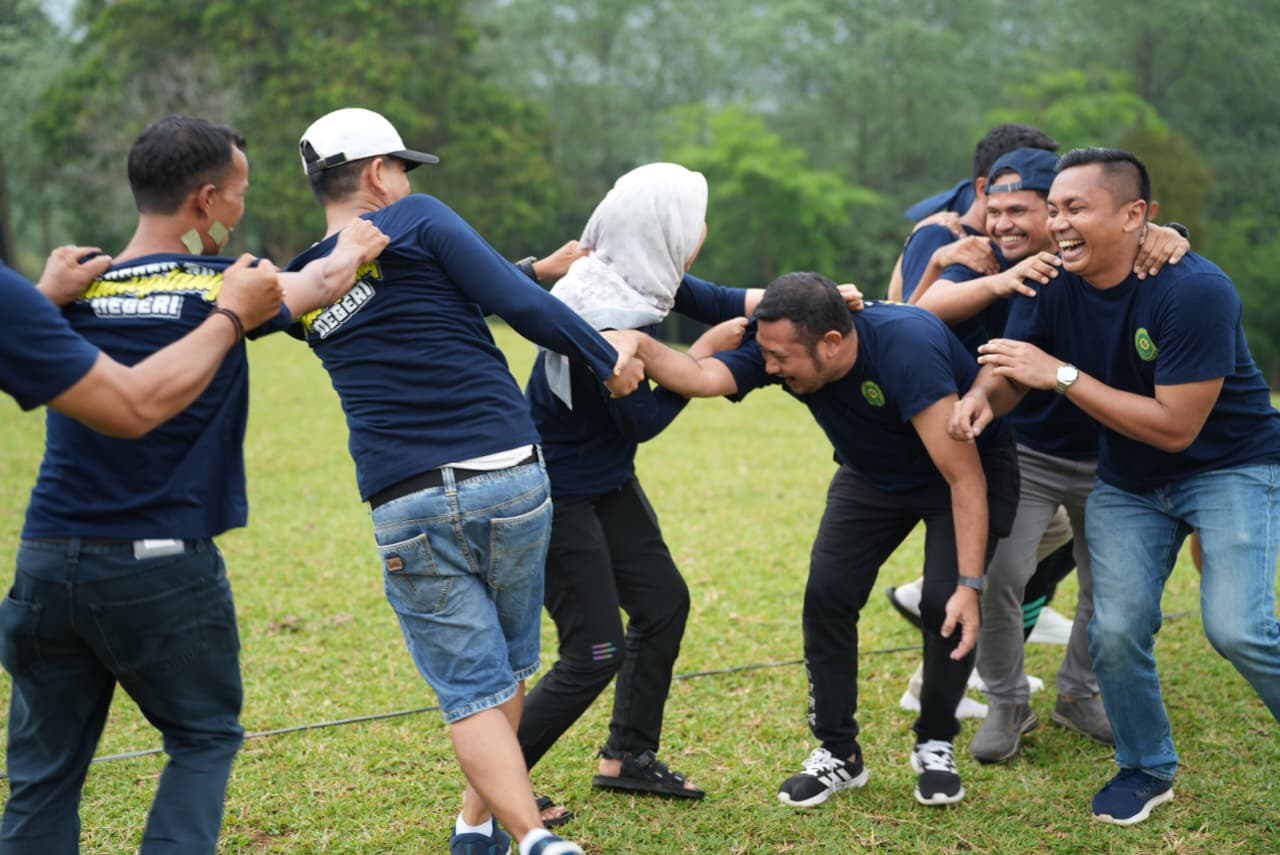 Keseruan Team Building PN Pandeglang : Membangun Jembatan, Meruntuhkan Batasan
