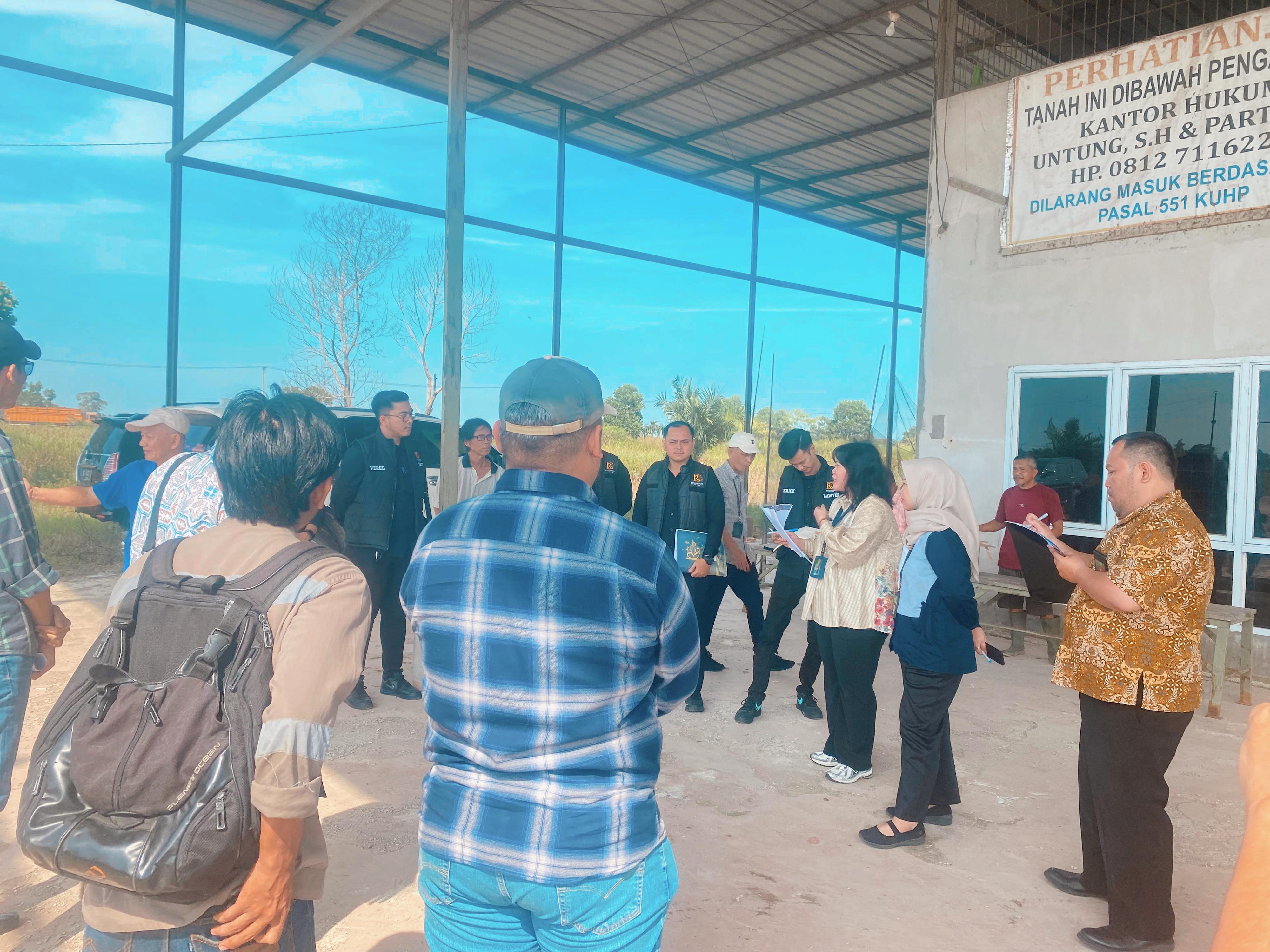 PN Kayuagung Gelar Pemeriksaan Setempat Sengketa Lahan Pabrik